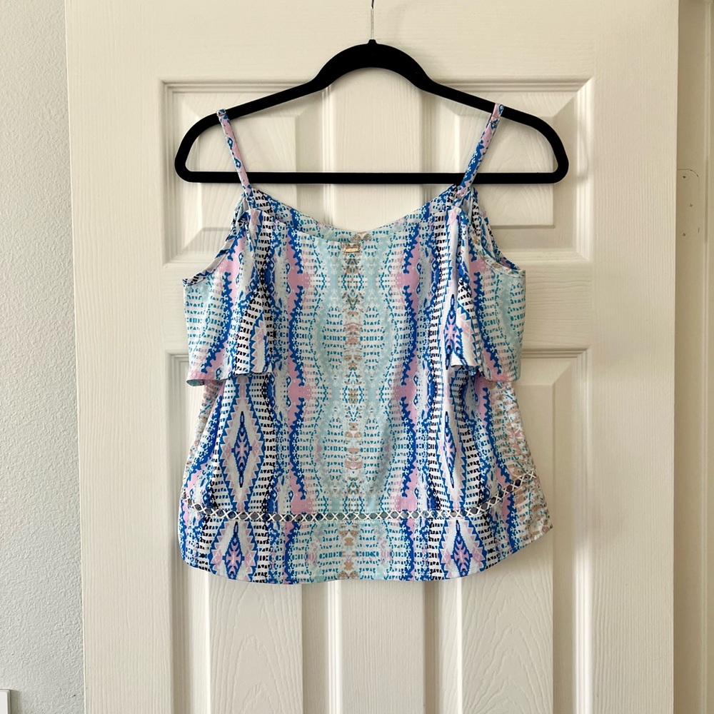 NWT Bebe sexy blue geometric cold shoulder top size XS
